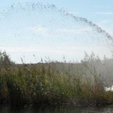 Det är ett rejält sprut när 1000 liter i minuten ska ut ur slangen