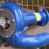 Denna korta axel använder vi vid hydrauldrift då även hydraulmotorn är under vatten.